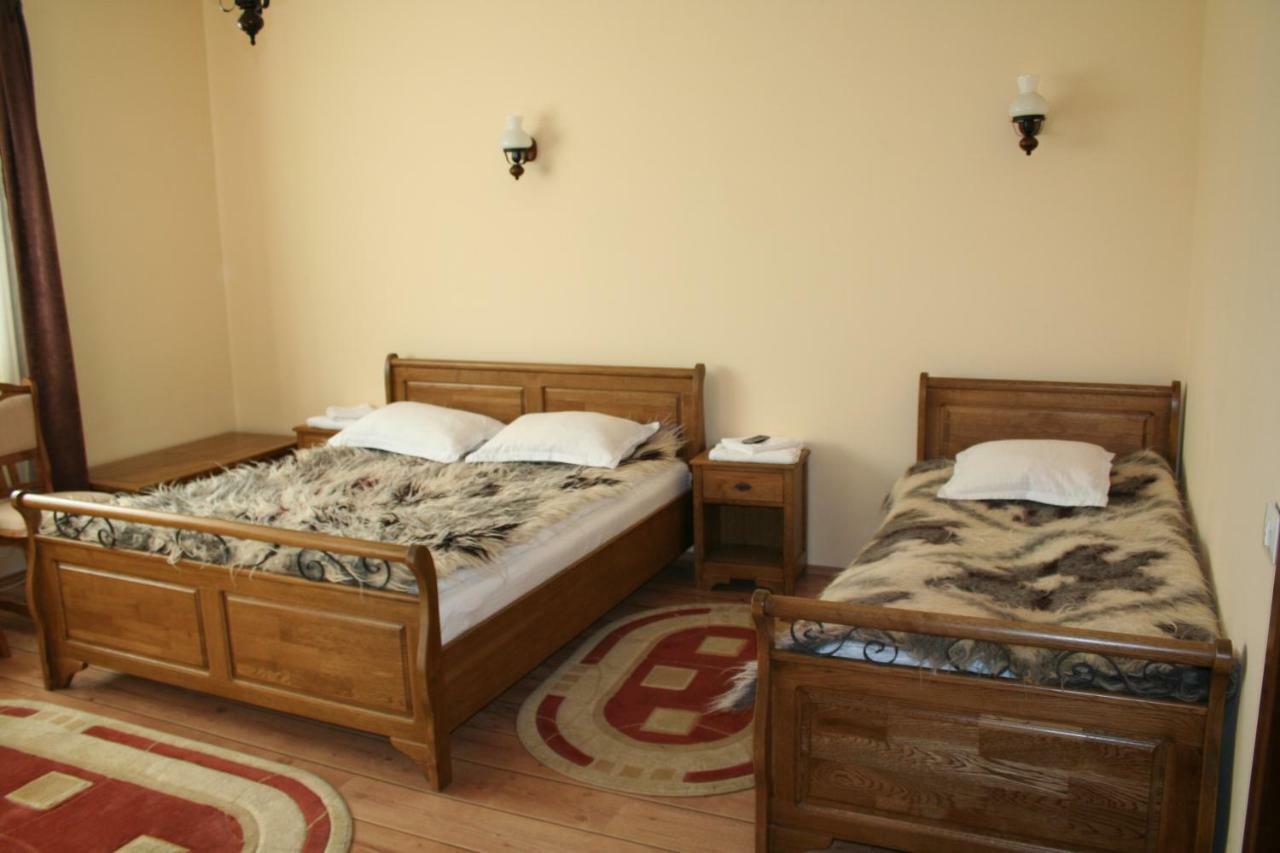 Cabana Iza Hotell Bîrsana Exteriör bild